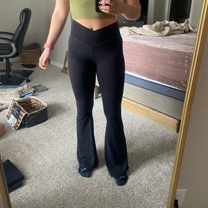 High waisted, crossover flare legging